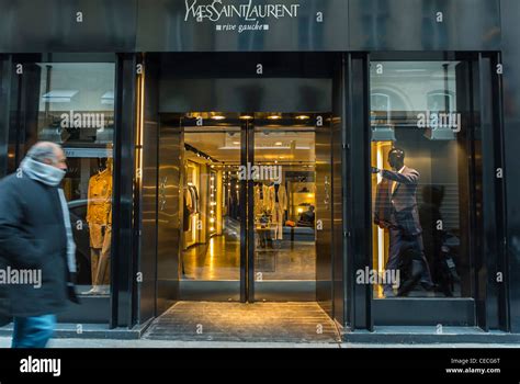 yves saint laurent outlet.